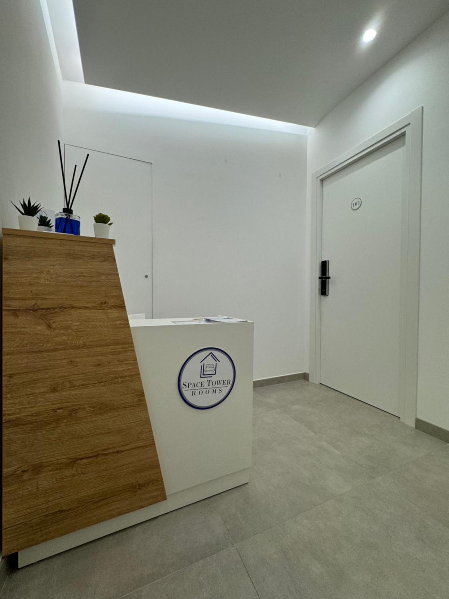 Space Tower Rooms Napoli Eksteriør bilde
